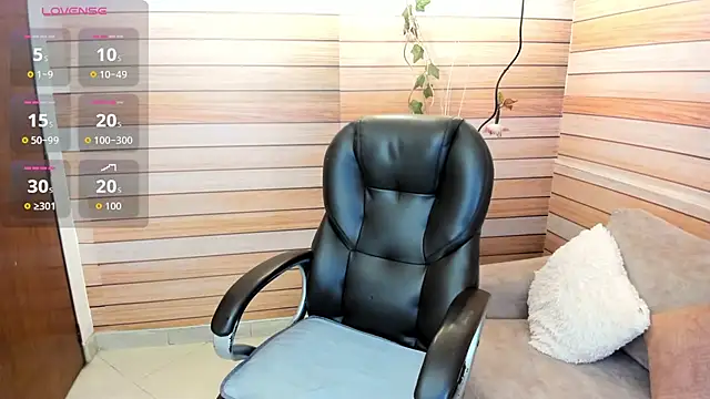 marien thomson  online show from 10/02/25, 01:45