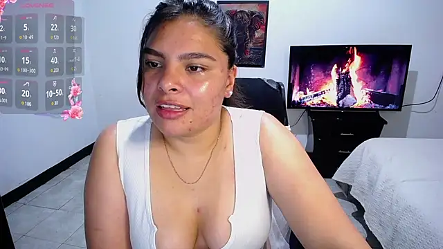 Snapshot of goddess_valXX chatting on 01/02/25, 07:51 goddess valXX online show from 01/02/25, 07:51