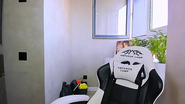 fancy bunny online show from 04/15/26, 05:03