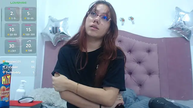 Snapshot of crystalhoneyy1 chatting on 01/02/25, 06:01 crystalhoneyy1 online show from 01/02/25, 06:01