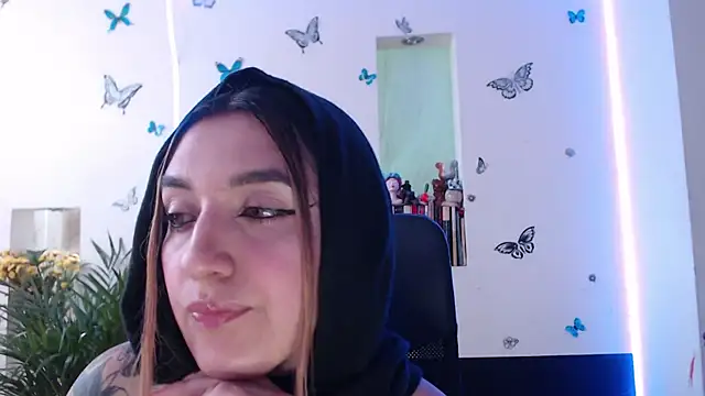 Lia-mitch online show from 10/15/25, 06:41