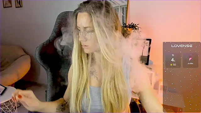 LadyIzabel online show from 12/02/24, 05:15