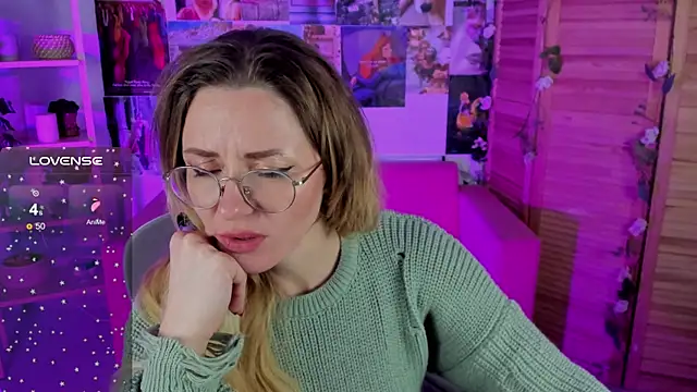 LadyIzabel online show from 12/12/24, 12:01