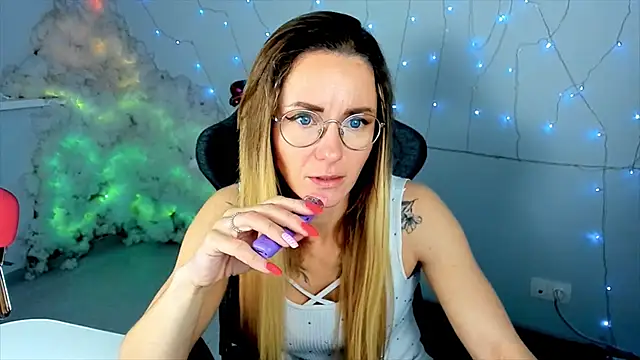 LadyIzabel online show from 02/23/25, 08:17