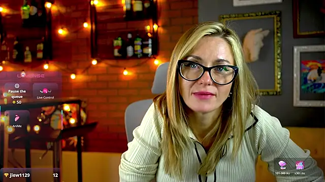 LadyIzabel online show from 12/02/25, 08:30