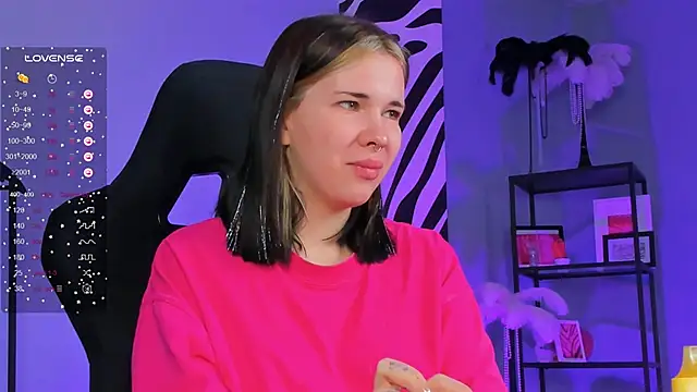 AliceSunday online show from 10/26/25, 05:24