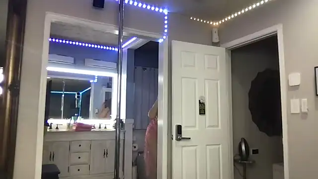 curvyfunlover online show from 12/15/25, 12:09