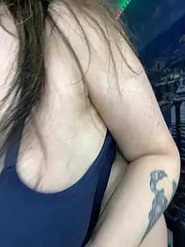 curvyfunlover online show from 04/17/26, 12:24