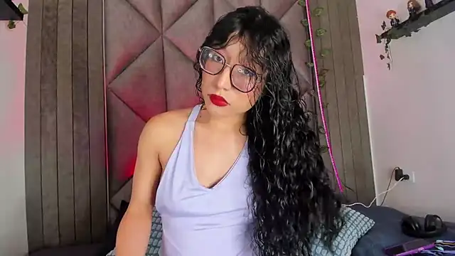 BriaConner  online show from 12/16/25, 03:00