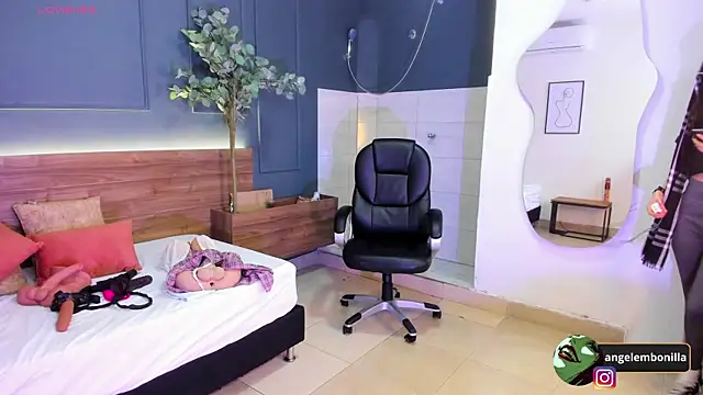 megan morgan01 online show from 11/20/25, 12:05