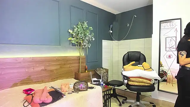 megan morgan01 online show from 04/15/26, 12:34