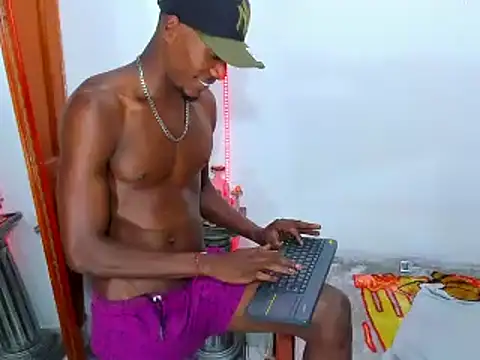 Snapshot of Darick_brown chatting on 02/13/25, 11:58 Darick brown online show from 02/13/25, 11:58