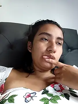 Snapshot of Hellen_Alex chatting on 12/04/24, 07:12 Hellen Alex online show from 12/04/24, 07:12