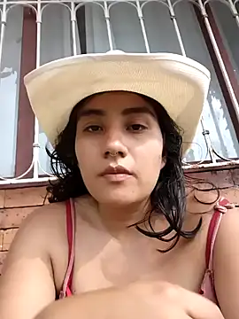 Snapshot of Hellen_Alex chatting on 12/13/24, 08:15 Hellen Alex online show from 12/13/24, 08:15