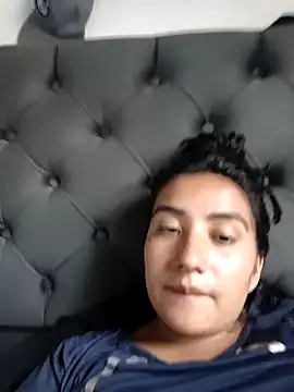 Snapshot of Hellen_Alex chatting on 12/16/24, 04:49 Hellen Alex online show from 12/16/24, 04:49