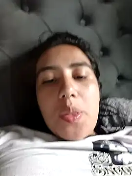 Snapshot of Hellen_Alex chatting on 12/18/24, 08:57 Hellen Alex online show from 12/18/24, 08:57