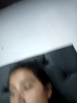 Snapshot of Hellen_Alex chatting on 12/26/24, 04:58 Hellen Alex online show from 12/26/24, 04:58