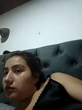 Snapshot of Hellen_Alex chatting on 12/27/24, 03:37 Hellen Alex online show from 12/27/24, 03:37