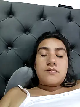 Snapshot of Hellen_Alex chatting on 01/13/25, 08:48 Hellen Alex online show from 01/13/25, 08:48