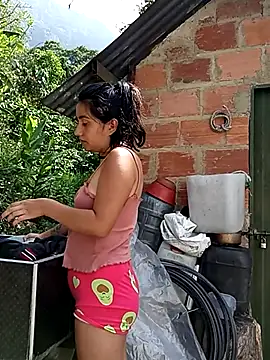 Snapshot of Hellen_Alex chatting on 01/15/25, 03:39 Hellen Alex online show from 01/15/25, 03:39