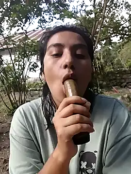 Snapshot of Hellen_Alex chatting on 02/02/25, 09:13 Hellen Alex online show from 02/02/25, 09:13