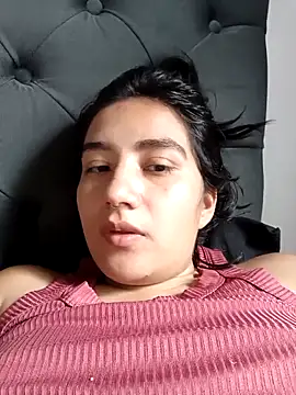 Snapshot of Hellen_Alex chatting on 02/20/25, 02:46 Hellen Alex online show from 02/20/25, 02:46