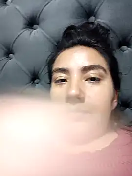 Snapshot of Hellen_Alex chatting on 02/21/25, 05:20 Hellen Alex online show from 02/21/25, 05:20