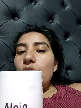 Snapshot of Hellen_Alex chatting on 02/21/25, 09:00 Hellen Alex online show from 02/21/25, 09:00