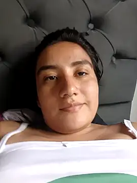 Snapshot of Hellen_Alex chatting on 02/28/25, 07:56 Hellen Alex online show from 02/28/25, 07:56