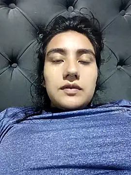 Snapshot of Hellen_Alex chatting on 03/15/25, 04:21 Hellen Alex online show from 03/15/25, 04:21