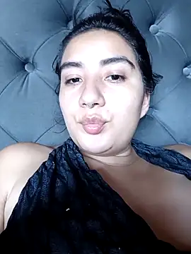 Snapshot of Hellen_Alex chatting on 09/18/25, 02:30 Hellen Alex online show from 09/18/25, 02:30