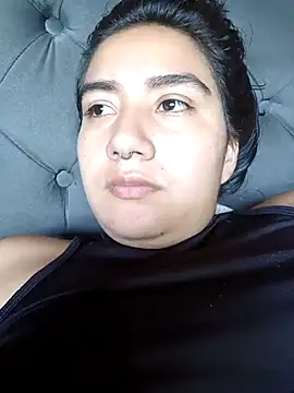 Snapshot of Hellen_Alex chatting on 09/27/25, 03:28 Hellen Alex online show from 09/27/25, 03:28