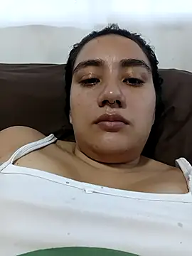 Snapshot of Hellen_Alex chatting on 10/05/25, 03:32 Hellen Alex online show from 10/05/25, 03:32