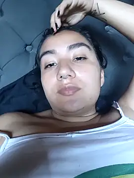 Snapshot of Hellen_Alex chatting on 10/19/25, 02:40 Hellen Alex online show from 10/19/25, 02:40