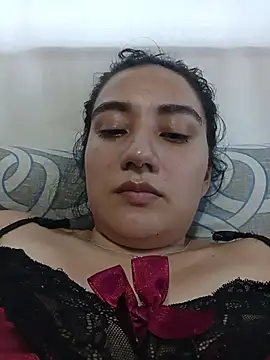 Snapshot of Hellen_Alex chatting on 12/13/25, 08:04 Hellen Alex online show from 12/13/25, 08:04