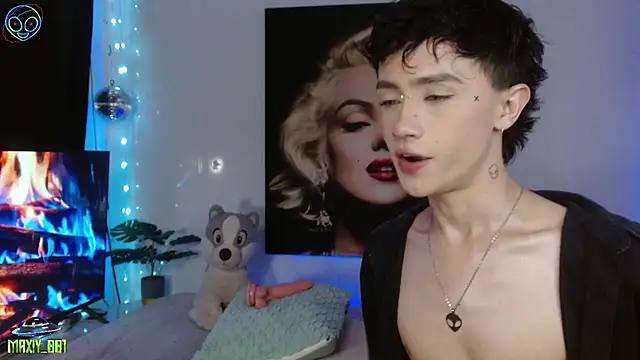 maxiy 001 online show from 01/10/26, 06:37