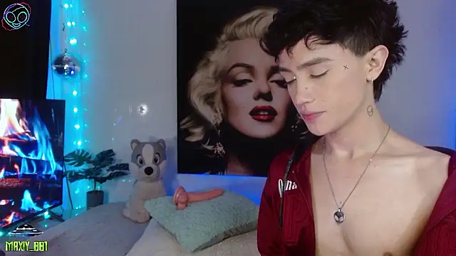 maxiy 001 online show from 01/12/26, 07:57