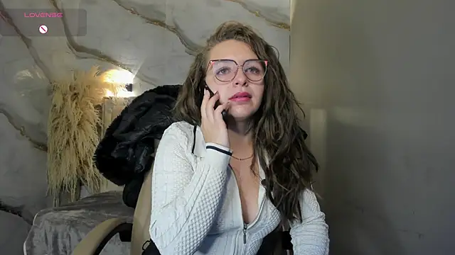 Snapshot of _isaabellaa chatting on 07/17/26, 12:45 isaabellaa online show from 07/17/26, 12:45