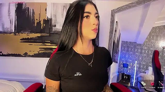 AriRobert  online show from 10/25/25, 04:09