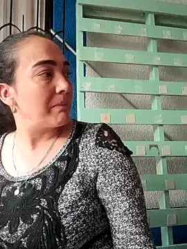 Snapshot of skayhot_ chatting on 12/21/24, 04:25 skayhot online show from 12/21/24, 04:25