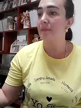 Snapshot of skayhot_ chatting on 12/23/24, 02:07 skayhot online show from 12/23/24, 02:07