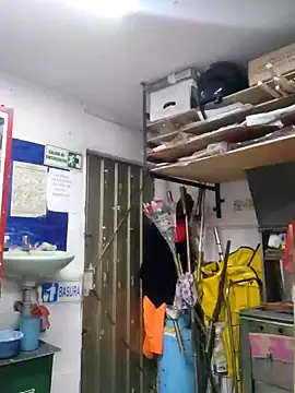 Snapshot of Edged_Hot69 chatting on 02/03/25, 03:38 Edged Hot69 online show from 02/03/25, 03:38