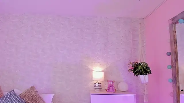 DahianaWalcott online show from 02/28/25, 01:05