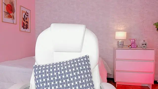 DahianaWalcott online show from 03/11/25, 07:25