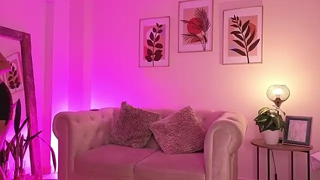 DahianaWalcott online show from 02/17/26, 04:13