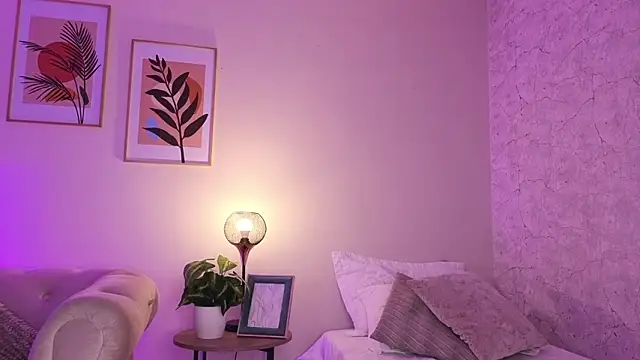 DahianaWalcott online show from 03/04/26, 04:13