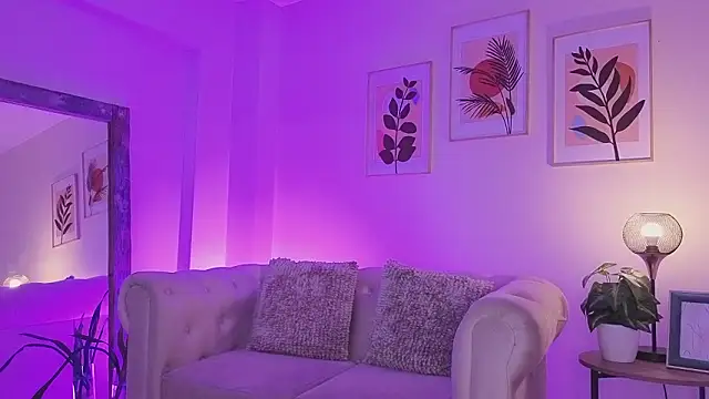 DahianaWalcott online show from 03/17/26, 06:11