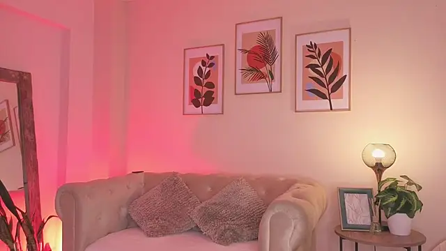 DahianaWalcott online show from 04/16/26, 05:25