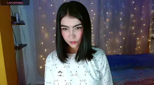 victoria-henaoo online show from 02/16/25, 02:31