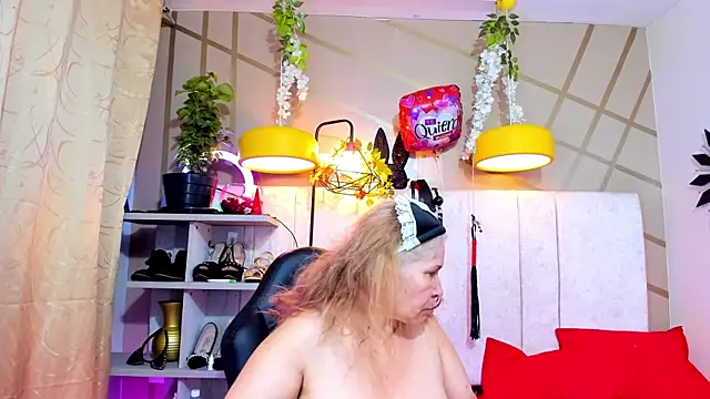 girl amada online show from 02/23/25, 03:02